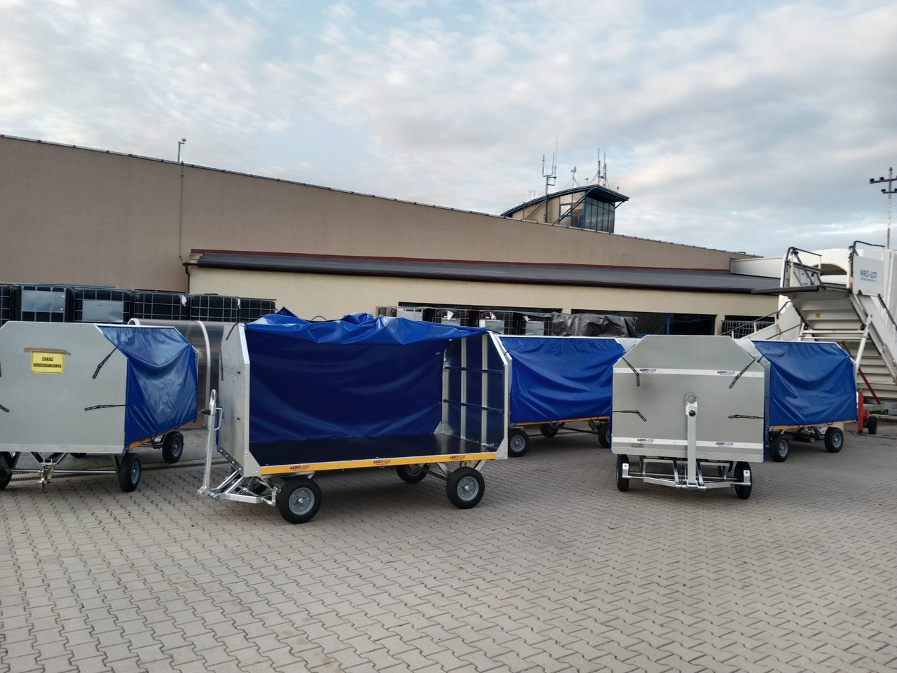 AERO-GSE BAGGAGE CART BC-ZW30-D2400 - Équipement aéroportuaire: photos 2 AERO-GSE BAGGAGE CART BC-ZW30-D2400 - Équipement aéroportuaire: photos 2