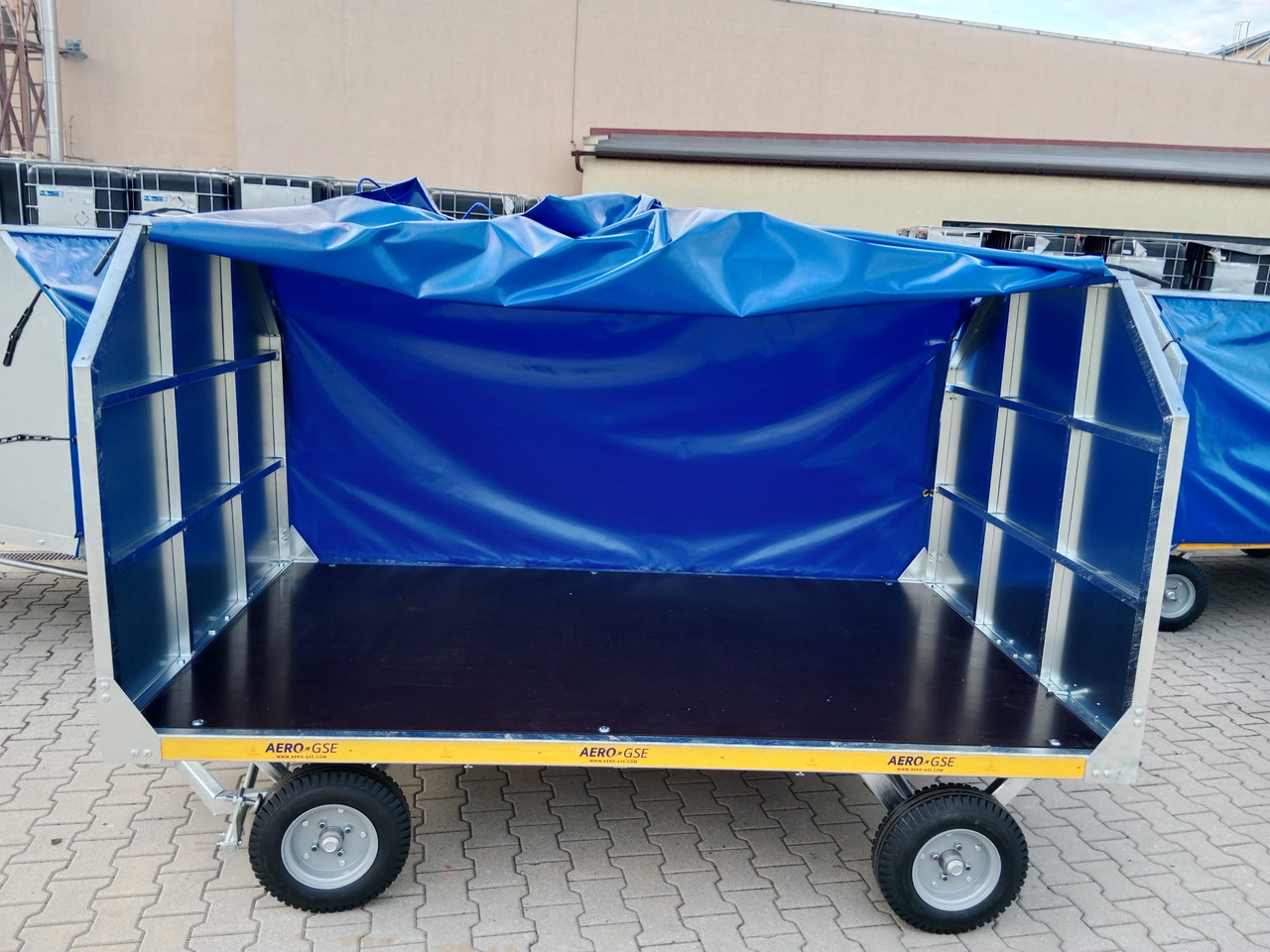 AERO-GSE BAGGAGE CART BC-ZW30-D2400 - Équipement aéroportuaire: photos 1 AERO-GSE BAGGAGE CART BC-ZW30-D2400 - Équipement aéroportuaire: photos 1