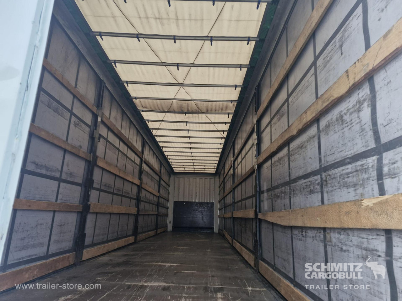 KRONE Curtainsider Mega - Semi-remorque rideaux coulissants: photos 2 KRONE Curtainsider Mega - Semi-remorque rideaux coulissants: photos 2