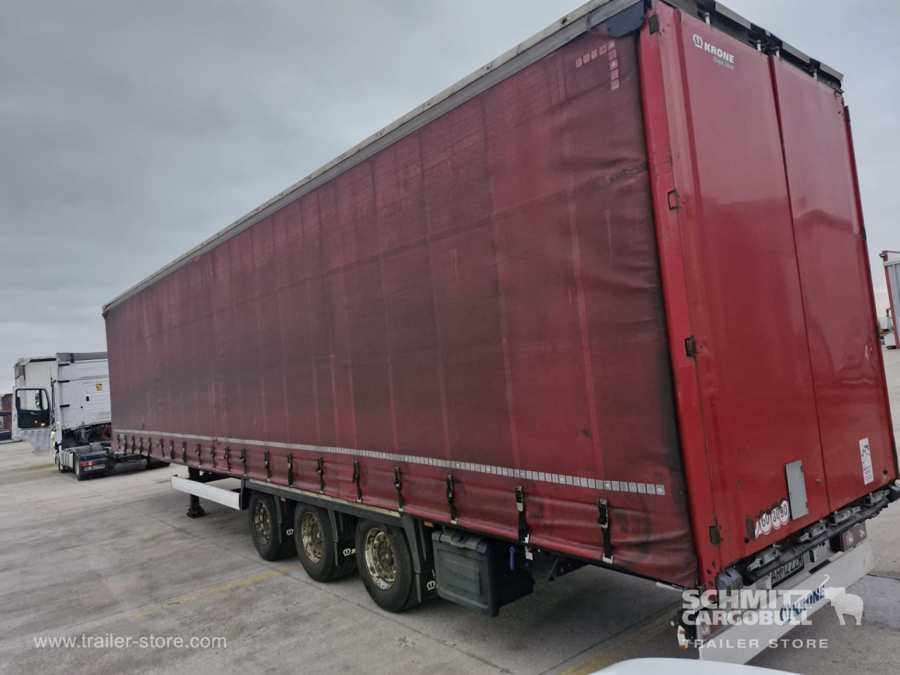 KRONE Curtainsider Mega - Semi-remorque rideaux coulissants: photos 5 KRONE Curtainsider Mega - Semi-remorque rideaux coulissants: photos 5