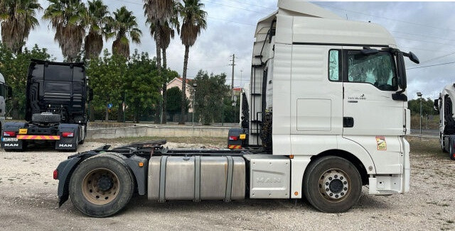 MAN TGX 18.480 4X2 BLS - Tracteur routier: photos 4 MAN TGX 18.480 4X2 BLS - Tracteur routier: photos 4