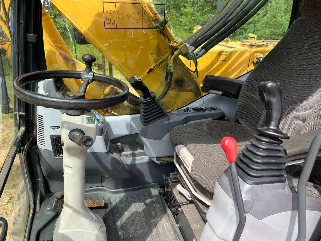 Komatsu PW 160 ES-7K - Pelle sur pneus: photos 5 Komatsu PW 160 ES-7K - Pelle sur pneus: photos 5