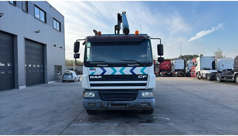 DAF 75 CF 250 (PALFINGER PK12000 / BELGIAN TRUCK / PERFECT CONDITION / LOW MILAGE) - Camion grue: photos 2 DAF 75 CF 250 (PALFINGER PK12000 / BELGIAN TRUCK / PERFECT CONDITION / LOW MILAGE) - Camion grue: photos 2