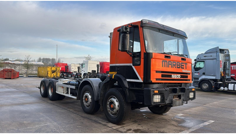 Iveco EUROTRAKKER 340 E 34 (POMPE MANUELLE / GRAND PONT / LAMES / MANUAL PUMP / BIG AXLE / STEEL SUSP.) - Châssis cabine: photos 3 Iveco EUROTRAKKER 340 E 34 (POMPE MANUELLE / GRAND PONT / LAMES / MANUAL PUMP / BIG AXLE / STEEL SUSP.) - Châssis cabine: photos 3