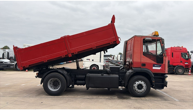 Iveco Eurotech 240 E 42 (POMPE MANUELLE / MANUAL PUMP / MANUAL GEARBOX / BOITE MANUELLE) - Camion benne: photos 4 Iveco Eurotech 240 E 42 (POMPE MANUELLE / MANUAL PUMP / MANUAL GEARBOX / BOITE MANUELLE) - Camion benne: photos 4