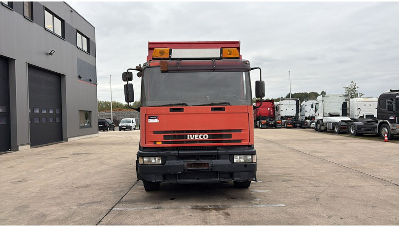 Iveco Eurotech 240 E 42 (POMPE MANUELLE / MANUAL PUMP / MANUAL GEARBOX / BOITE MANUELLE) - Camion benne: photos 2 Iveco Eurotech 240 E 42 (POMPE MANUELLE / MANUAL PUMP / MANUAL GEARBOX / BOITE MANUELLE) - Camion benne: photos 2