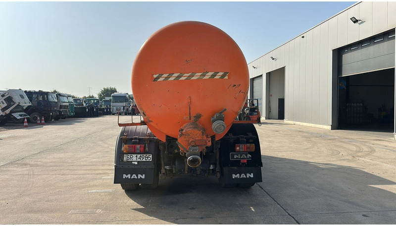 MAN 19.322 (MANUAL PUMP / POMPE MANUELLE / 11.000L) - Camion vidangeur: photos 5 MAN 19.322 (MANUAL PUMP / POMPE MANUELLE / 11.000L) - Camion vidangeur: photos 5