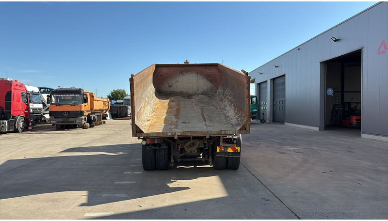 Camion benne MAN 26.342 (6X4 / BIG AXLE / GRAND PONT): photos 9