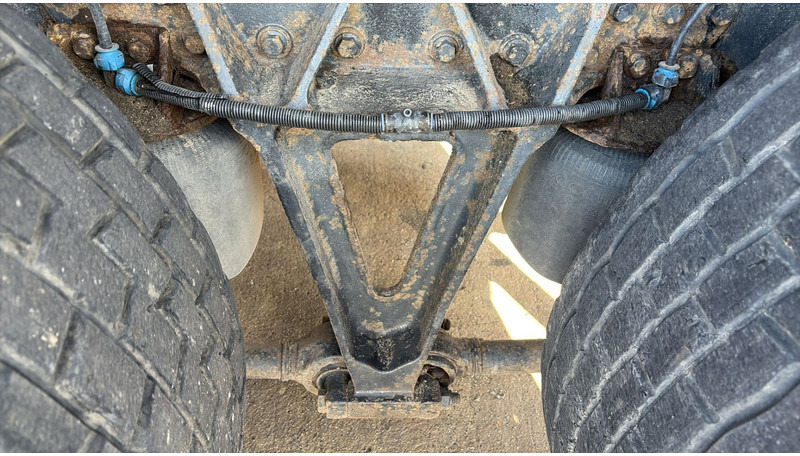 Camion benne MAN 26.342 (6X4 / BIG AXLE / GRAND PONT): photos 15