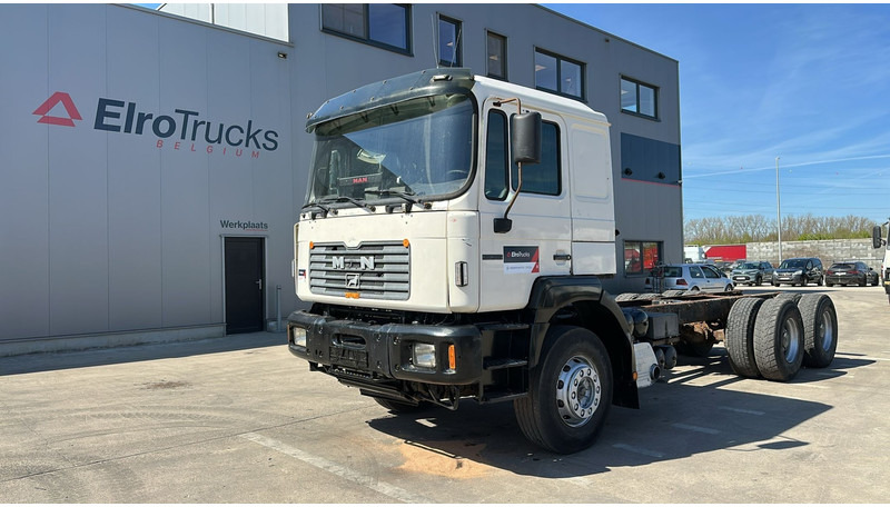 MAN 33.464 (6 CYLINDER / EURO 2 / SEMI MANUAL PUMP / BIG AXLE / STEEL SUSP. / LAMES) - Châssis cabine: photos 1 MAN 33.464 (6 CYLINDER / EURO 2 / SEMI MANUAL PUMP / BIG AXLE / STEEL SUSP. / LAMES) - Châssis cabine: photos 1