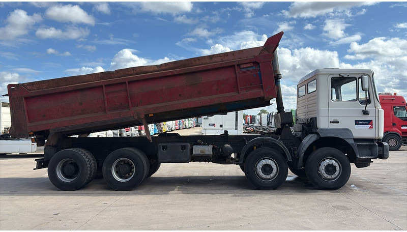 MAN 35.372 (MANUAL PUMP / 6 CYLINDER / BIG AXLE / STEEL SUSP.) - Camion benne: photos 3 MAN 35.372 (MANUAL PUMP / 6 CYLINDER / BIG AXLE / STEEL SUSP.) - Camion benne: photos 3