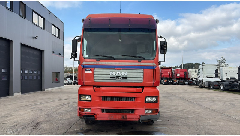 MAN TGA 18.410 (POMPE MANUELLE / MANUAL PUMP / BOITE MANUELLE / MANUAL GEARBOX) - Châssis cabine: photos 2 MAN TGA 18.410 (POMPE MANUELLE / MANUAL PUMP / BOITE MANUELLE / MANUAL GEARBOX) - Châssis cabine: photos 2