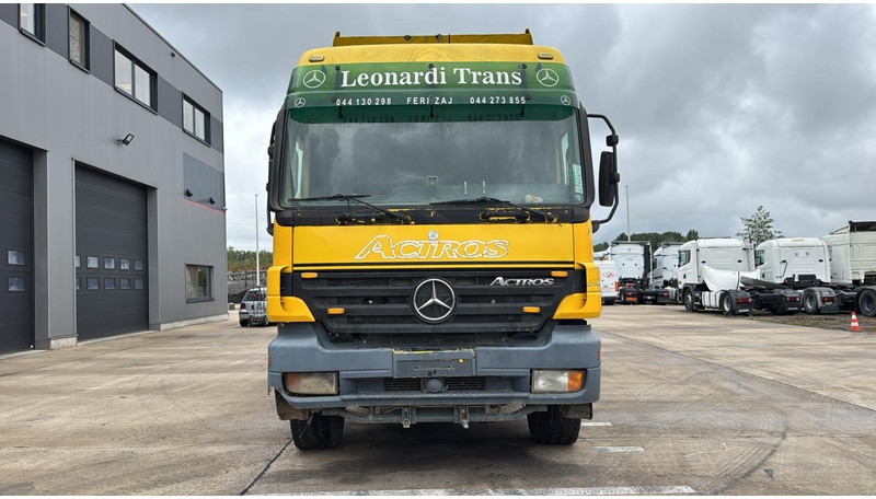 Mercedes-Benz ACTROS 2640 (EPS / LAMES / GRAND PONT / 6X4 / 3 PEDALES) - Camion benne: photos 2 Mercedes-Benz ACTROS 2640 (EPS / LAMES / GRAND PONT / 6X4 / 3 PEDALES) - Camion benne: photos 2