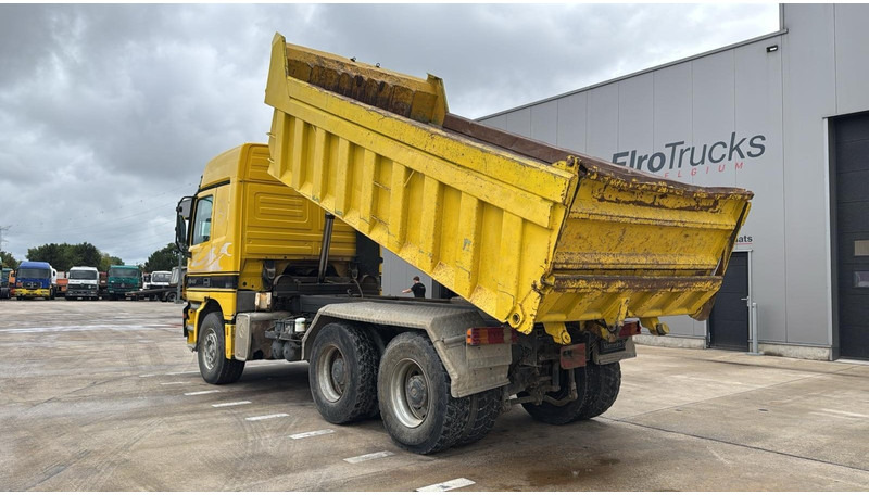 Camion benne Mercedes-Benz ACTROS 2640 (EPS / LAMES / GRAND PONT / 6X4 / 3 PEDALES): photos 11