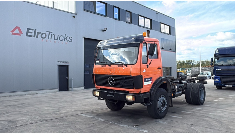 Mercedes-Benz SK 1622 (4X4 / LAMES / GRAND PONT / V6 / BIG AXLE / POMPE MANUELLE) - Châssis cabine: photos 1 Mercedes-Benz SK 1622 (4X4 / LAMES / GRAND PONT / V6 / BIG AXLE / POMPE MANUELLE) - Châssis cabine: photos 1