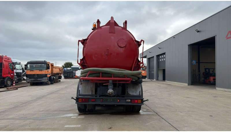 Mercedes-Benz SK 2626 (6X4 / GRAND PONT / LAMES / 14000 LITERS) - Camion vidangeur: photos 5 Mercedes-Benz SK 2626 (6X4 / GRAND PONT / LAMES / 14000 LITERS) - Camion vidangeur: photos 5