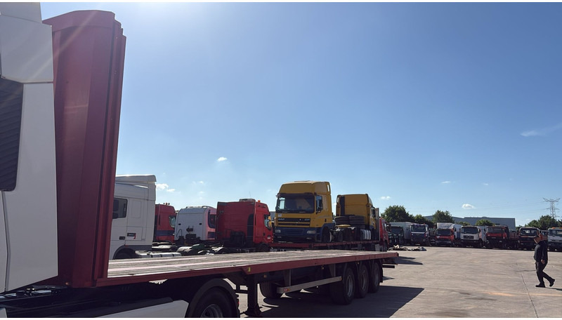 Pacton TXD.339 (BELGIAN TRAILER / SAF AXLES / DRUM BRAKES / FREINS TAMBOUR) - Semi-remorque plateau: photos 1 Pacton TXD.339 (BELGIAN TRAILER / SAF AXLES / DRUM BRAKES / FREINS TAMBOUR) - Semi-remorque plateau: photos 1