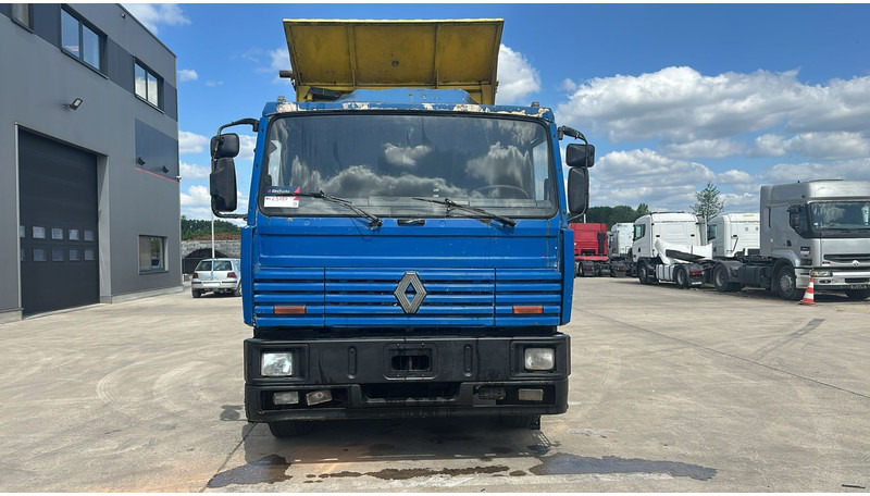 Renault G 330 Manager (GRAND PONT / LAMES / POMPE MANUELLE / MANUAL PUMP) - Camion benne: photos 3 Renault G 330 Manager (GRAND PONT / LAMES / POMPE MANUELLE / MANUAL PUMP) - Camion benne: photos 3