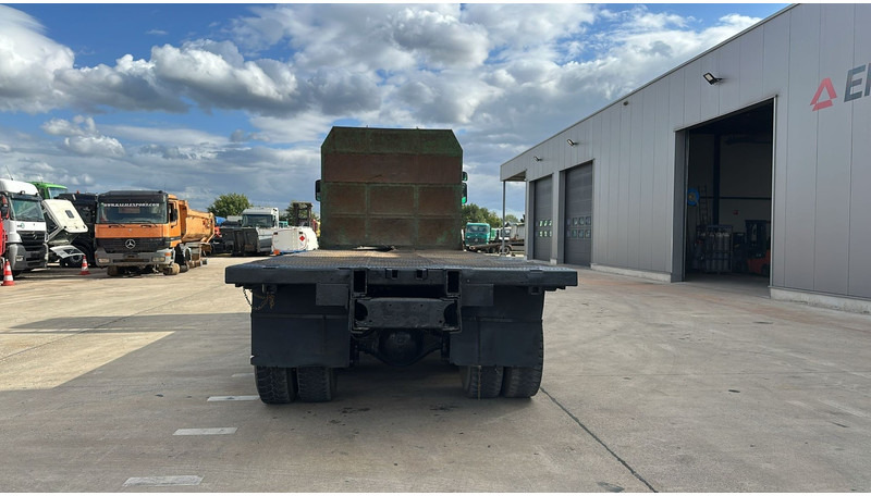 Scania 124 - 400 (POMPE MANUELLE / MANUAL PUMP / BIG HUB / GRAND PONT / LAMES / STEEL) - Camion plateau: photos 5 Scania 124 - 400 (POMPE MANUELLE / MANUAL PUMP / BIG HUB / GRAND PONT / LAMES / STEEL) - Camion plateau: photos 5