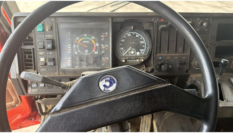 Camion benne Scania 93-280 (POMPE MANUELLE / MANUAL PUMP / 6X4 / STEEL SUSP. / LAMES): photos 19