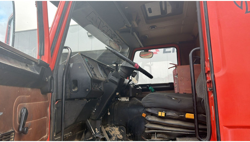 Camion benne Scania 93-280 (POMPE MANUELLE / MANUAL PUMP / 6X4 / STEEL SUSP. / LAMES): photos 13