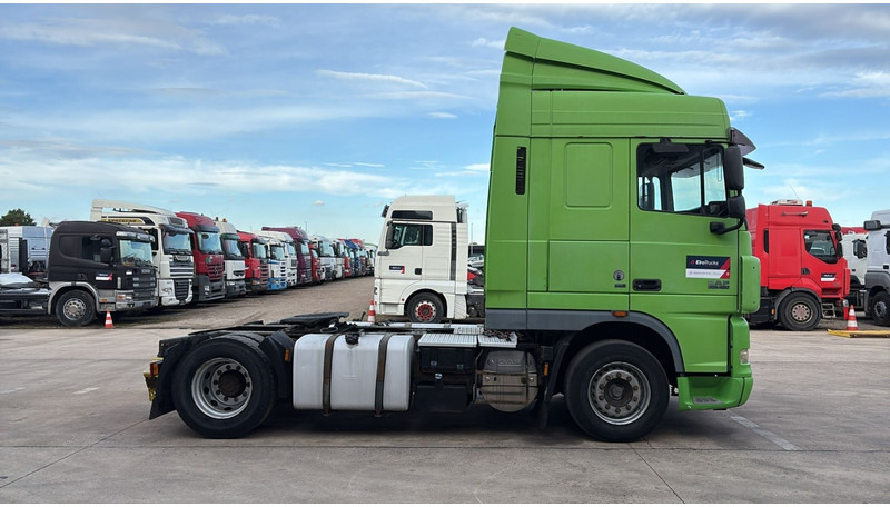 DAF 105 XF 460 (BOITE MANUELLE / MANUAL GEARBOX) - Tracteur routier: photos 3 DAF 105 XF 460 (BOITE MANUELLE / MANUAL GEARBOX) - Tracteur routier: photos 3