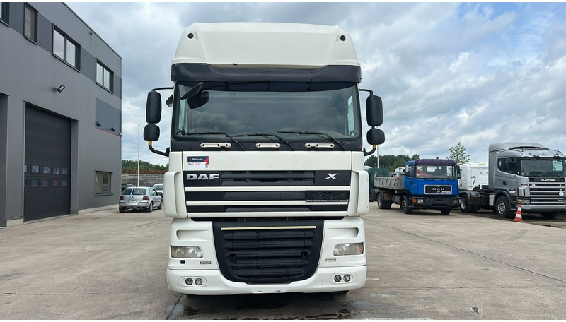 DAF 105 XF 460 (BOITE MANUELLE / MANUAL GEARBOX / CLEAN CONDITION / PROPRE) - Tracteur routier: photos 2 DAF 105 XF 460 (BOITE MANUELLE / MANUAL GEARBOX / CLEAN CONDITION / PROPRE) - Tracteur routier: photos 2