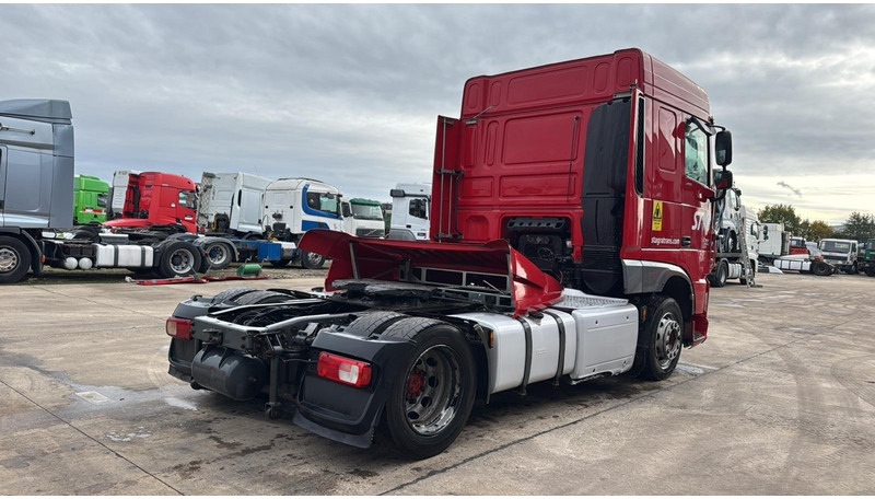 DAF XF 460 (BOITE MANUELLE / MANUAL GEARBOX) - Tracteur routier: photos 4 DAF XF 460 (BOITE MANUELLE / MANUAL GEARBOX) - Tracteur routier: photos 4