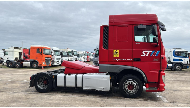 DAF XF 460 (BOITE MANUELLE / MANUAL GEARBOX) - Tracteur routier: photos 5 DAF XF 460 (BOITE MANUELLE / MANUAL GEARBOX) - Tracteur routier: photos 5