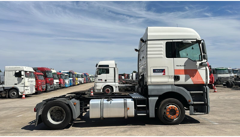 MAN TGA 18.430 (BOITE MANUELLE / MANUAL GEARBOX) - Tracteur routier: photos 4 MAN TGA 18.430 (BOITE MANUELLE / MANUAL GEARBOX) - Tracteur routier: photos 4