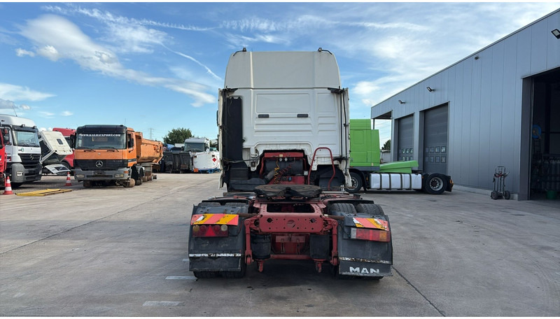 MAN TGA 18.480 (POMPE MANUELLE / MANUAL PUMP / MANUAL GEARBOX / BOITE MANUELLE) - Tracteur routier: photos 5 MAN TGA 18.480 (POMPE MANUELLE / MANUAL PUMP / MANUAL GEARBOX / BOITE MANUELLE) - Tracteur routier: photos 5