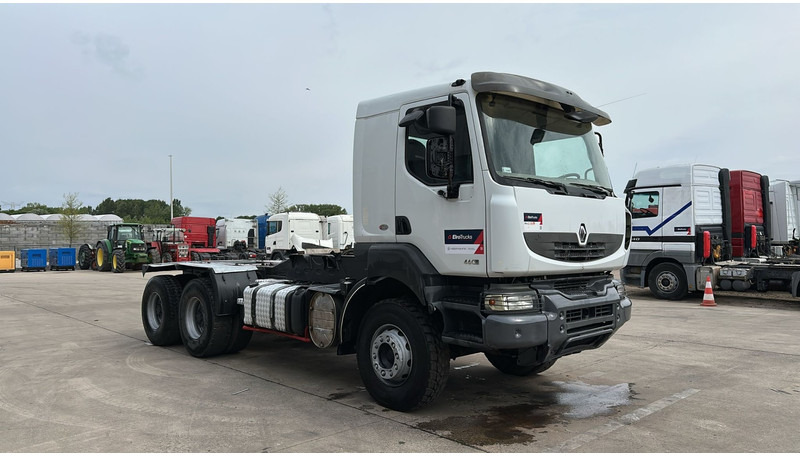 Renault Kerax 460 DXI (TRES BONNE ETAT / LAMES / BOITE MANUELLE / MANUAL GEARBOX / PROPRE / GRAND PONT) - Tracteur routier: photos 3 Renault Kerax 460 DXI (TRES BONNE ETAT / LAMES / BOITE MANUELLE / MANUAL GEARBOX / PROPRE / GRAND PONT) - Tracteur routier: photos 3