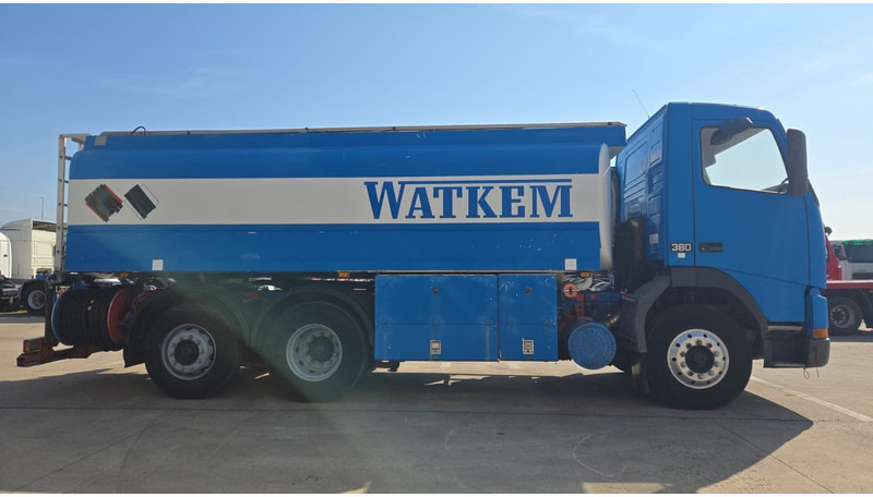 Volvo FH 12.380 (20.100 LITERS / PARFAIT ETAT / TOP CONDITION !!! / 6X2 / BOITE MANUELLE) - Camion citerne: photos 4 Volvo FH 12.380 (20.100 LITERS / PARFAIT ETAT / TOP CONDITION !!! / 6X2 / BOITE MANUELLE) - Camion citerne: photos 4