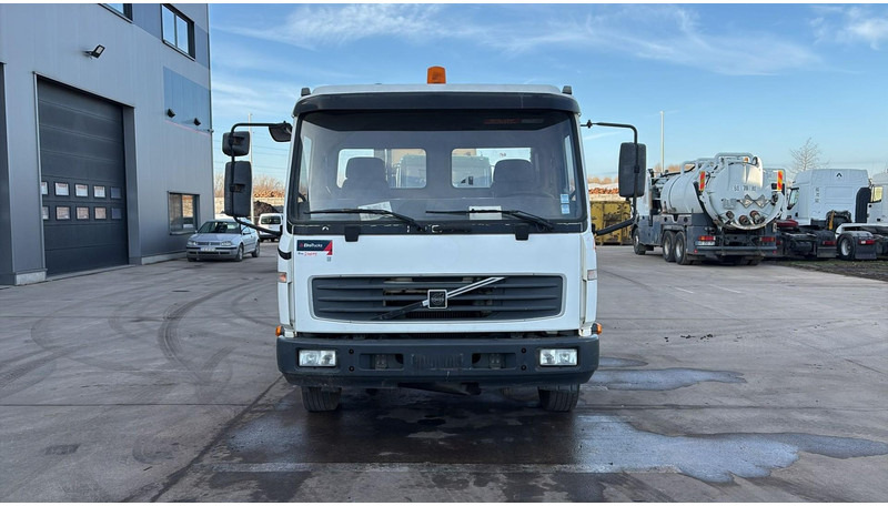 Volvo FL 220 (BELGIAN TRUCK / BOITE MANUELLE / MANUAL GEARBOX) - Châssis cabine: photos 2 Volvo FL 220 (BELGIAN TRUCK / BOITE MANUELLE / MANUAL GEARBOX) - Châssis cabine: photos 2