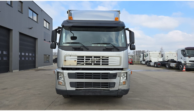 Volvo FM 400 (BELGIAN TRUCK / TECHNICAL TOP CONDITION !! / 6X2 / LIFT / EURO 5) - Camion à rideaux coulissants: photos 2 Volvo FM 400 (BELGIAN TRUCK / TECHNICAL TOP CONDITION !! / 6X2 / LIFT / EURO 5) - Camion à rideaux coulissants: photos 2