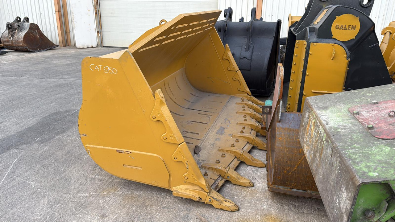CAT 966 Rock Bucket - Chargeuse sur pneus: photos 1 CAT 966 Rock Bucket - Chargeuse sur pneus: photos 1