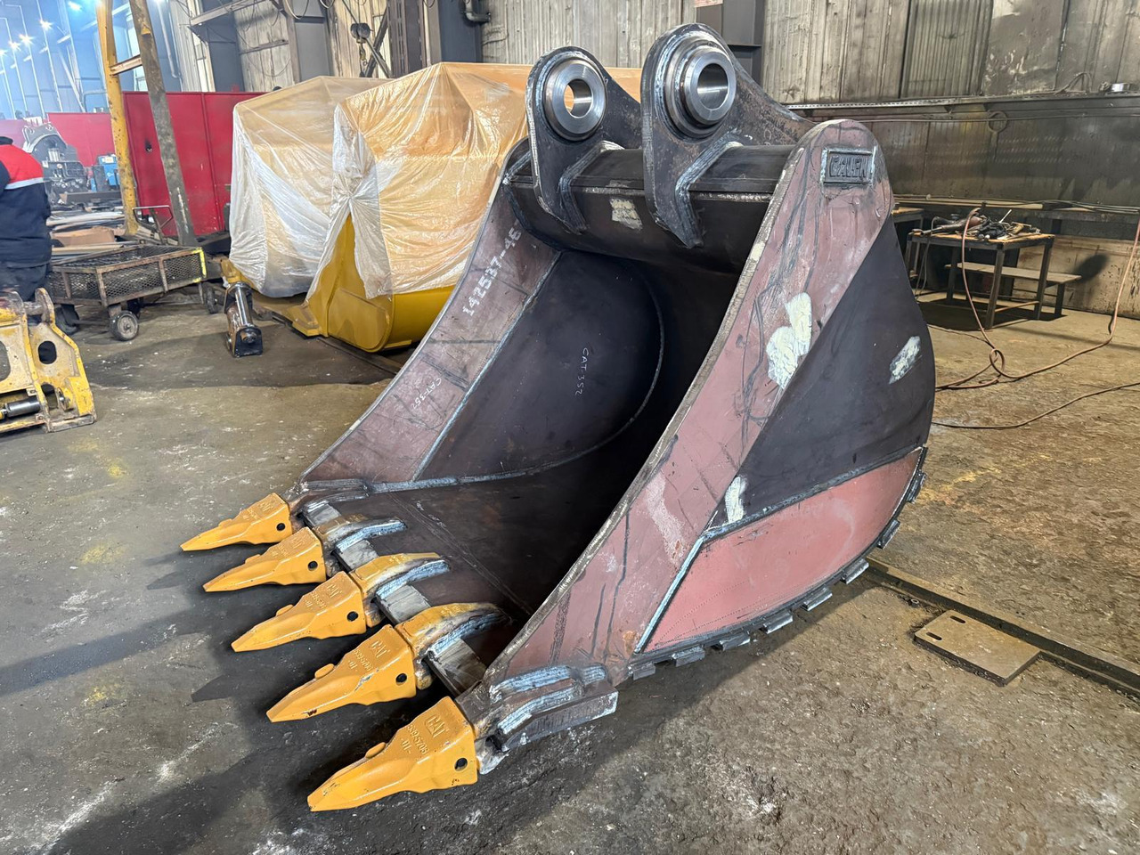CATERPILLAR 352 General Purpose Bucket - Godet pour pelle: photos 2 CATERPILLAR 352 General Purpose Bucket - Godet pour pelle: photos 2