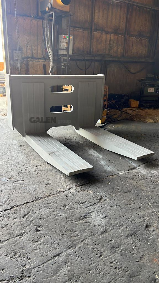 Fourches pour Chargeuse sur pneus CATERPILLAR 988 Marble Attachments: photos 14 Fourches pour Chargeuse sur pneus CATERPILLAR 988 Marble Attachments: photos 14