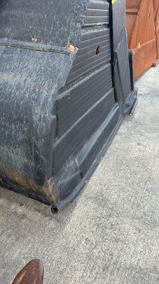 HITACHI ZX520/530 Cheap Second Hand Bucket - Godet pour pelle: photos 5 HITACHI ZX520/530 Cheap Second Hand Bucket - Godet pour pelle: photos 5