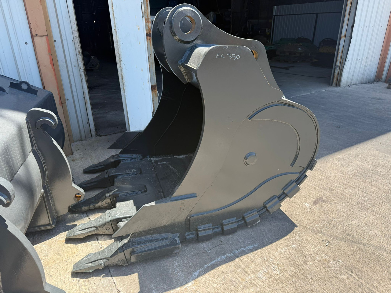 Volvo EC350 Rock Bucket - Godet pour pelle: photos 1 Volvo EC350 Rock Bucket - Godet pour pelle: photos 1