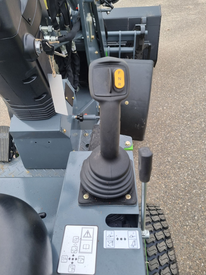 Chargeuse sur pneus WCM -L1460 shovel met beugel: photos 19 Chargeuse sur pneus WCM -L1460 shovel met beugel: photos 19