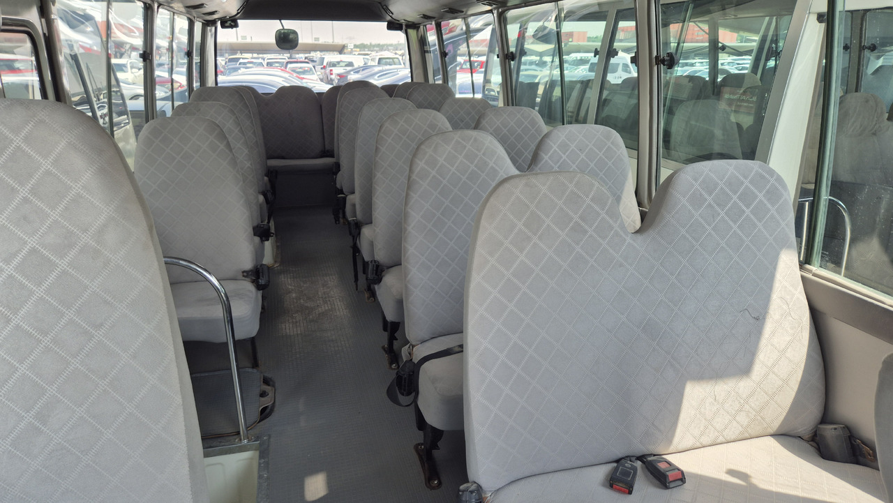 TOYOTA Coaster ... 30 places ... Climatisé - Minibus, Transport de personnes: photos 3 TOYOTA Coaster ... 30 places ... Climatisé - Minibus, Transport de personnes: photos 3