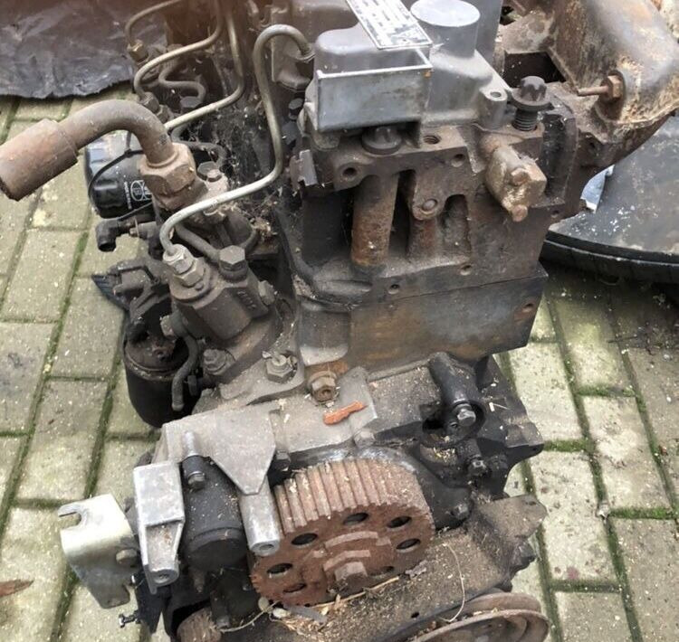 Deutz F4L1011F   Kramer - Moteur pour Chargeuse sur pneus: photos 4 Deutz F4L1011F   Kramer - Moteur pour Chargeuse sur pneus: photos 4