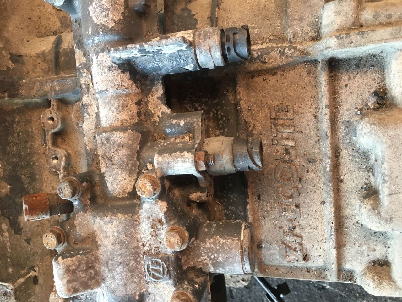 ZF 6s800 1700557 DAF - Boîte de vitesse pour Camion: photos 2 ZF 6s800 1700557 DAF - Boîte de vitesse pour Camion: photos 2