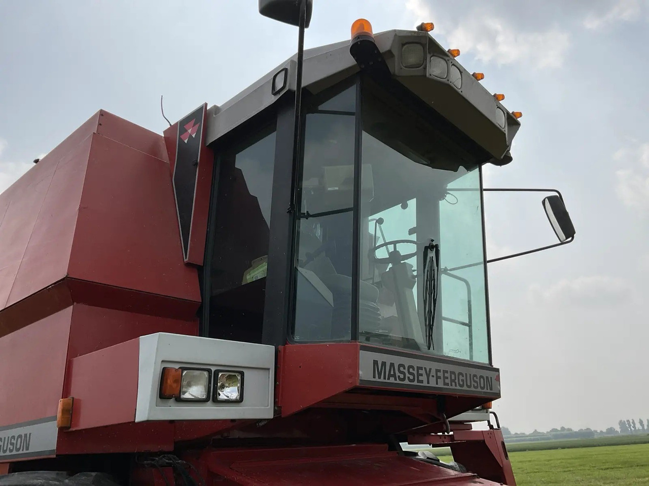 MASSEY FERGUSON 38RS combine - Moissonneuse-batteuse: photos 4 MASSEY FERGUSON 38RS combine - Moissonneuse-batteuse: photos 4