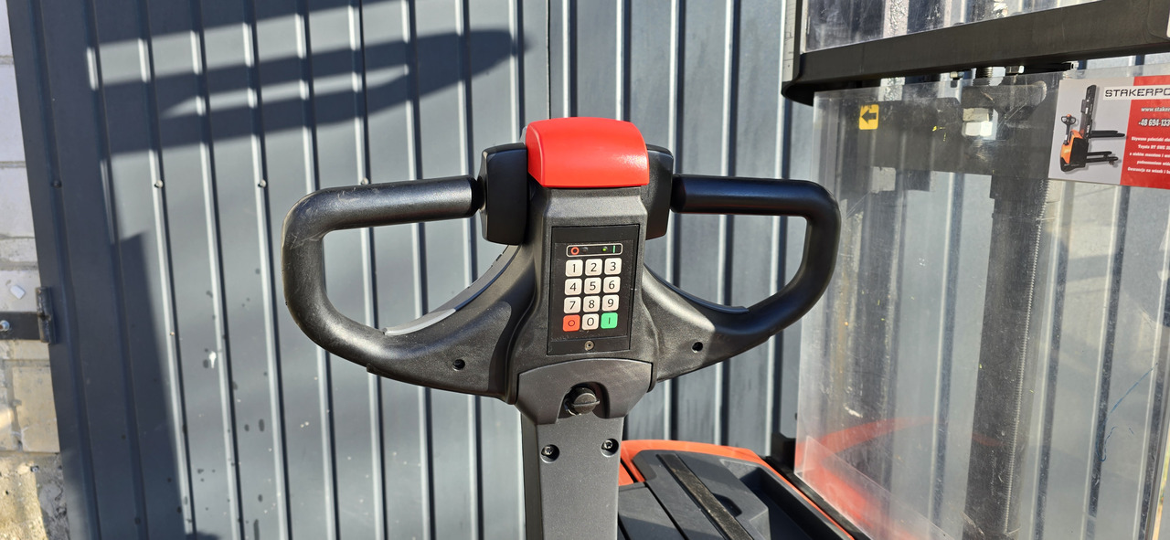 Transpalette BT Toyota SWE 200 D initial list wstępne podnoszenie wideł: photos 11 Transpalette BT Toyota SWE 200 D initial list wstępne podnoszenie wideł: photos 11