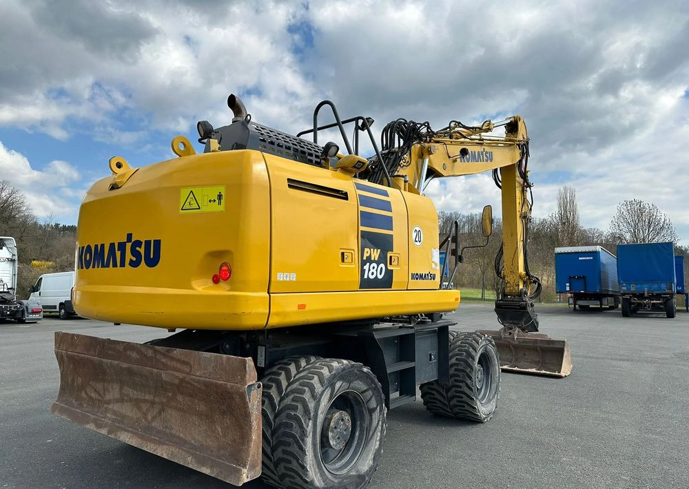 Komatsu PW 180-10, 2017 ROK, 6000 MTH, OIL QUICK - Pelle sur pneus: photos 2 Komatsu PW 180-10, 2017 ROK, 6000 MTH, OIL QUICK - Pelle sur pneus: photos 2