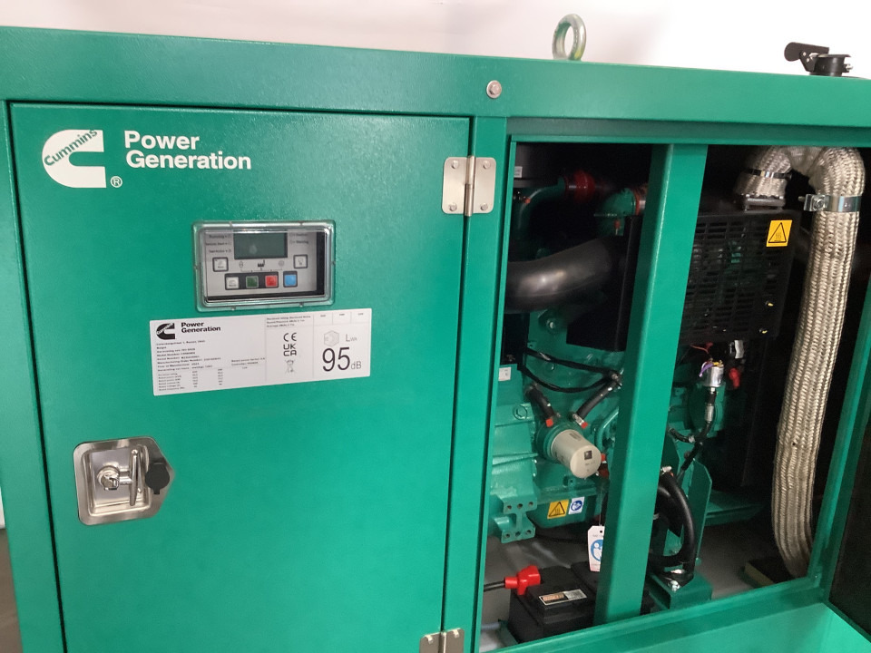 Cummins 55KVA Brand new. C22D5Q - Groupe électrogène: photos 4 Cummins 55KVA Brand new. C22D5Q - Groupe électrogène: photos 4