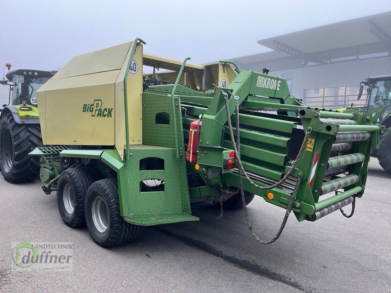 Krone Big Pack 127 - Presse à balles cubiques: photos 2 Krone Big Pack 127 - Presse à balles cubiques: photos 2