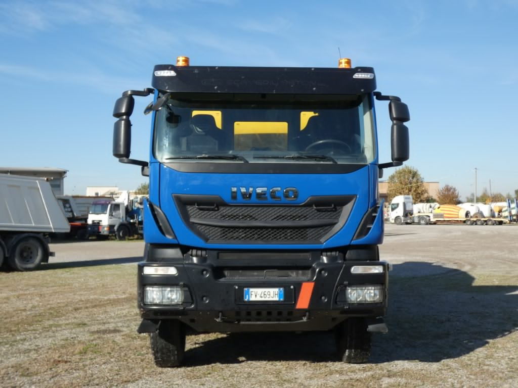 IVECO TRAKKER 500 CIFA RY1300 - Camion malaxeur: photos 5 IVECO TRAKKER 500 CIFA RY1300 - Camion malaxeur: photos 5